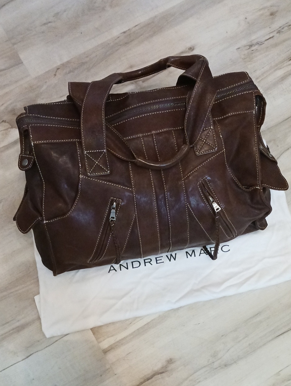 ANDREW MARC NWT LG BR LEATHER BAG